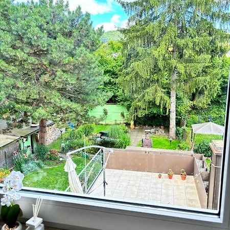 Schoene & Gemuetliche Direkt Am Bahnhof アパート