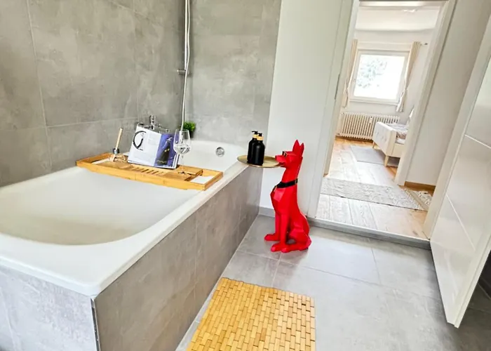 Schoene & Gemuetliche Direkt Am Bahnhof アパート