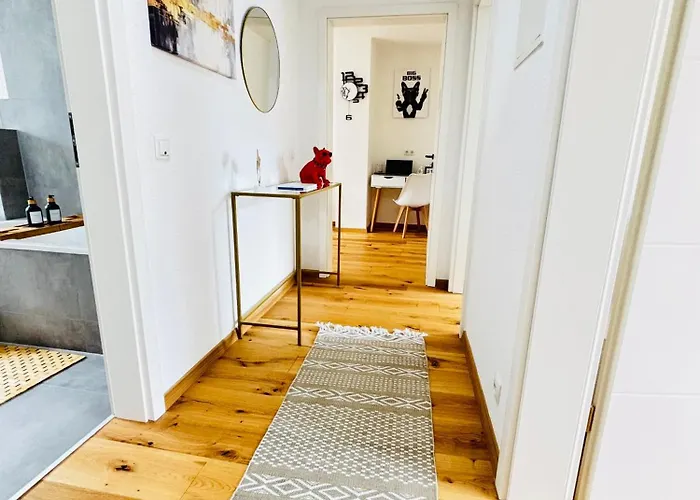 Schoene & Gemuetliche Direkt Am Bahnhof *