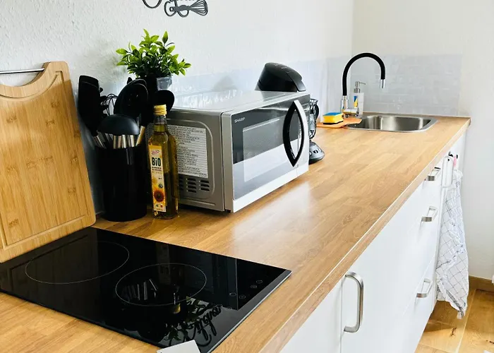 Schoene & Gemuetliche Direkt Am Bahnhof Apartamento *